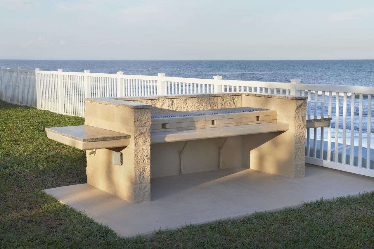 Paradise Beach Club - Oceanfront And Penthouse Satellite Beach Exterior foto